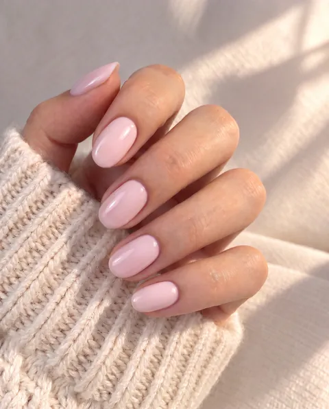 Uñas pintadas en color Rosa bebé con Lacqa